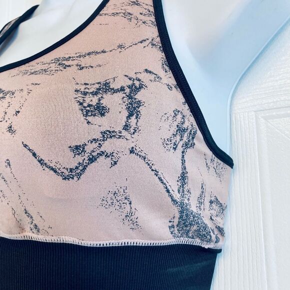 Fabletics Eliza Seamless Sports Bra Removable Padding Size XS - Picture 5 of 12